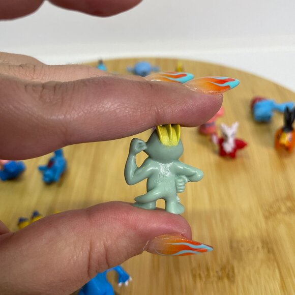 Pokemon Mini Figures 1" Characters 2000s R/L.W Figurines Gumball Lot of 21 - Picture 8 of 8